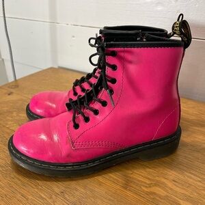 DR. MARTENS DELANEY PINK LEATHER BOOTS – SIZE 36 (YOUTH)